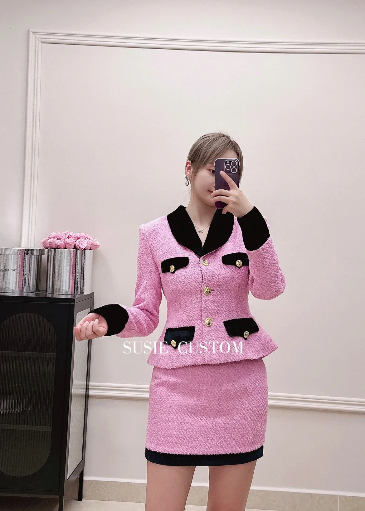 Spring New Commuter Suit Tweed Fashion Color Contrast Velvet Black V-neck Tight Waist Gold Buckle Coat High Waist Sheath Skirt